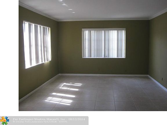 2nd image of 1950 N Andrews Ave APT 106D