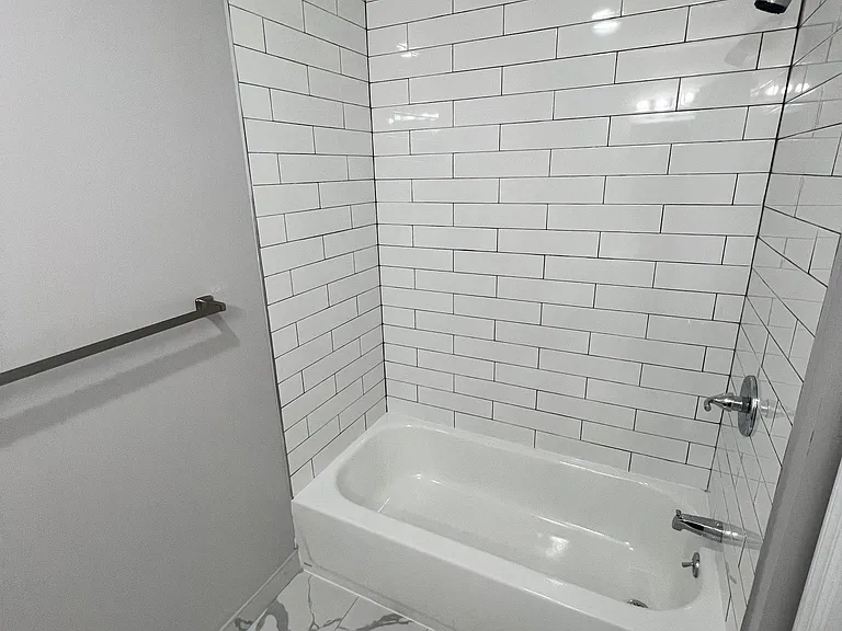 145 Bergen Ave #4 — Photo 15
