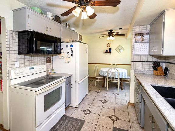 4th image of 1532 S Grand AVENUE