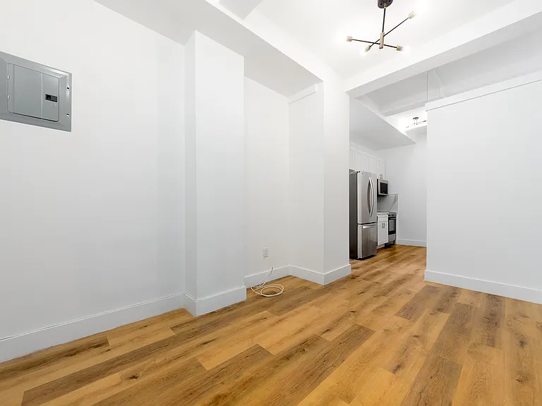 161 W 54th St #301B — Photo 7