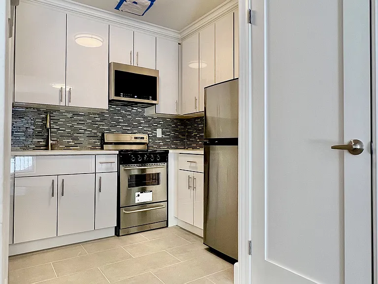 138 W 92nd St #1R — Photo 6
