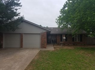 936 Saint James Ct, Yukon, OK 73099