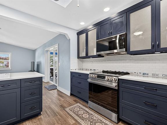 4th image of 8711 BAY CREST LANE