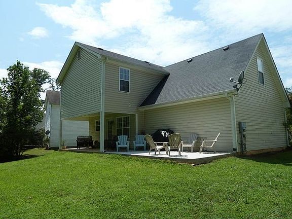 3rd image of 163 Richmond Dr
