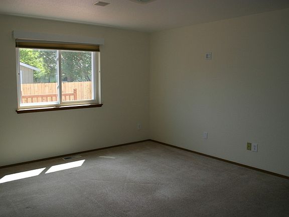 5th image of 215 M St SE