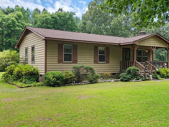 3rd image of 311 Farley Cir