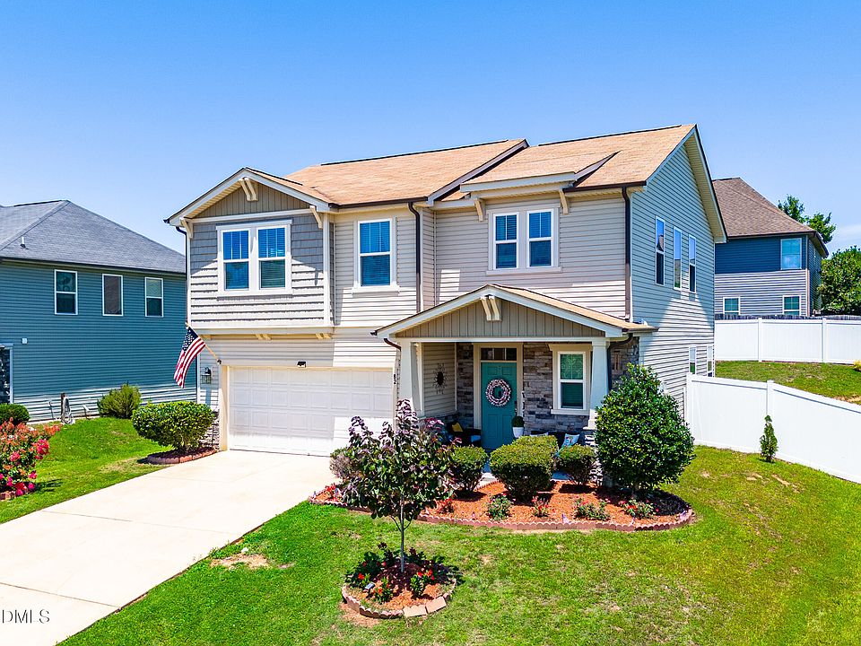 1st image of 82 Green Willows Dr