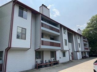 903 N Lincoln Ave APT 301, Urbana, IL