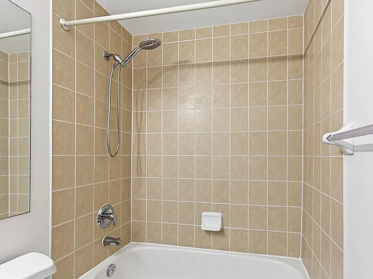 6720 Glen Erin Dr #913 — Photo 17