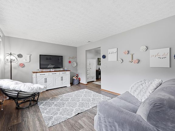 4th image of 2949 Heatherleaf Way