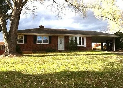 1044 Ardmore Cir Photo 1