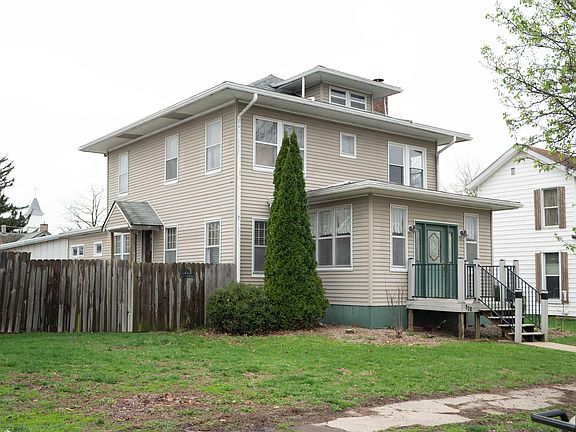 3rd image of 520 Webster St