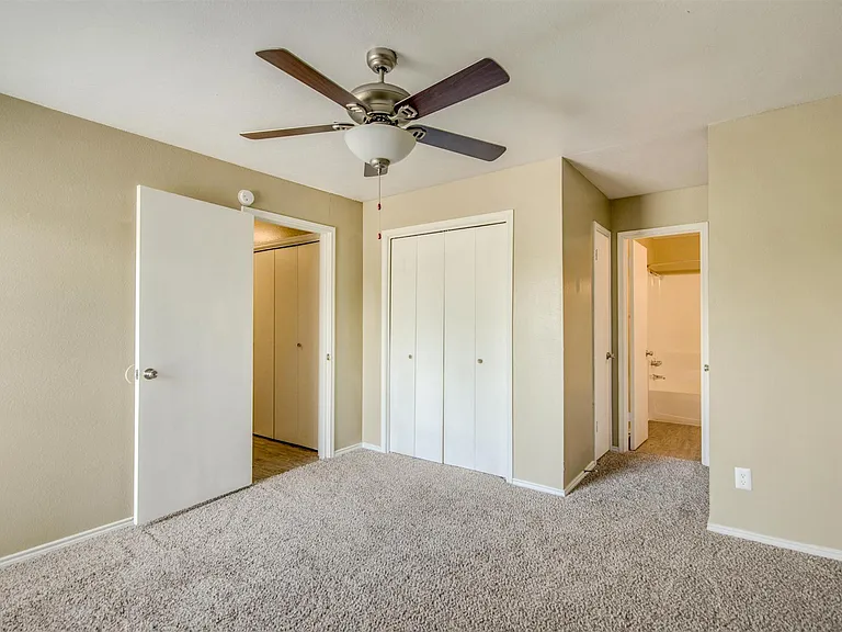 Spring Hill Village Apartments — Photo 8