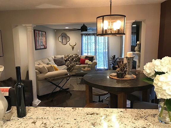 4th image of 408 Huntington Ct #22A