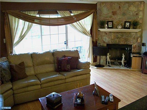 3rd image of 4455 Ernie Davis Cir