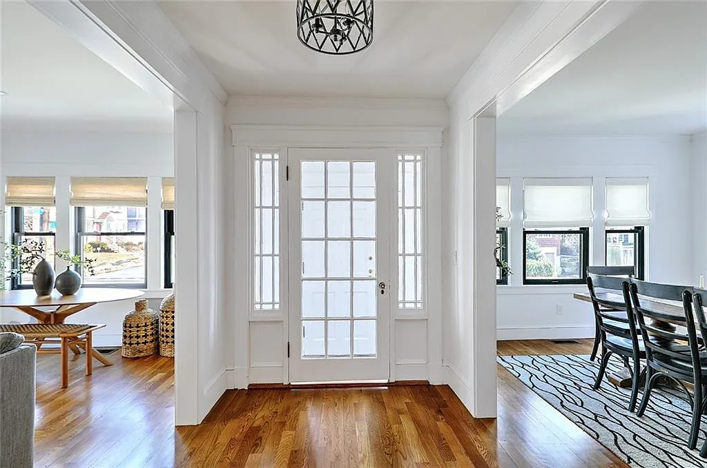 310 Elmgrove — Photo 3