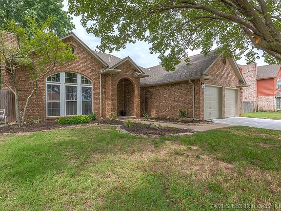 3rd image of 13772 S Poplar Pl