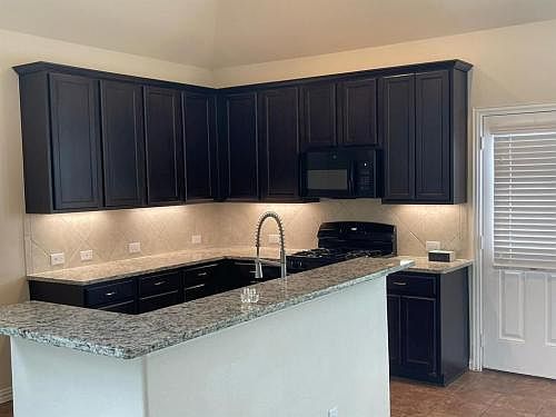 3rd image of 30835 Boxwood Dr