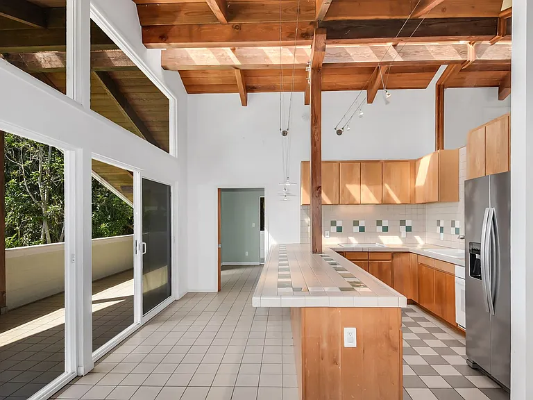 Tropical 3 Bedroom Retreat on Coffee Farm in Kealakekua — Photo 8