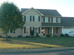 22 Meade Dr, Carlisle, PA 17013