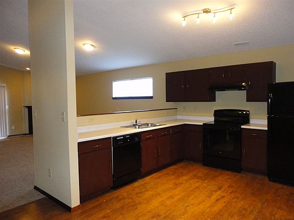 4th image of 464 Rocky Meadow Dr