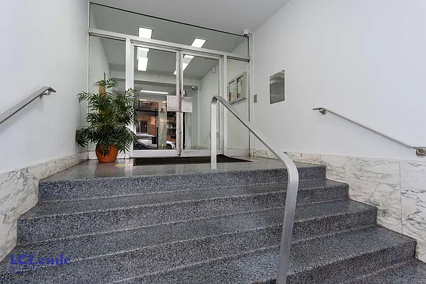 Rented by LC Lemle Real Estate Group | media 35