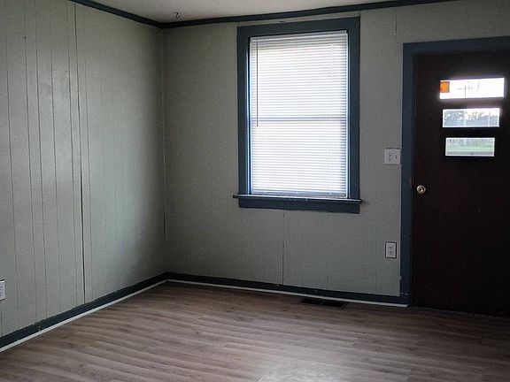 3rd image of 408 New Washington Rd