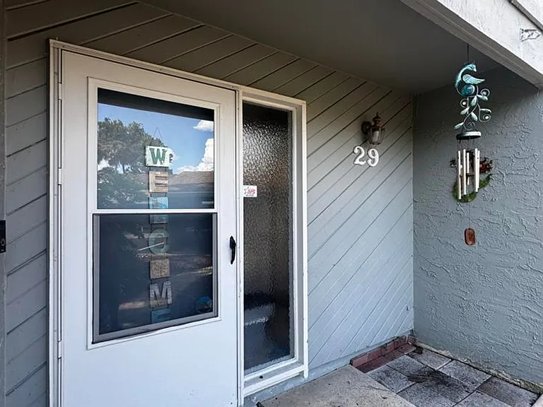 29 Fair Oaks Cir — Photo 2