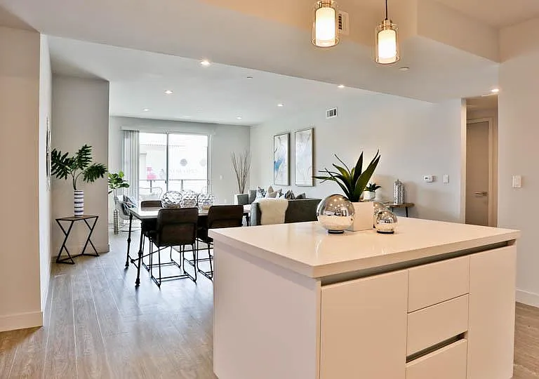 727 Wilcox Ave #305 — Photo 31