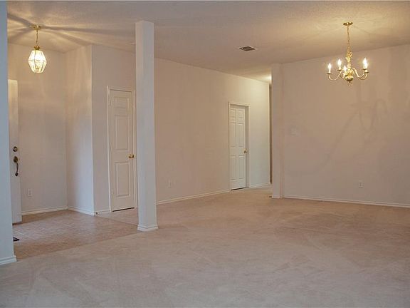 3rd image of 4 Essex Ct