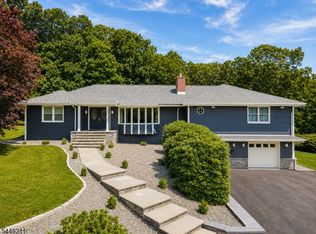 86 Minnisink Rd, Lake Hopatcong, NJ 07849