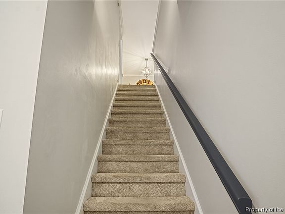 5th image of 101L Windsor Ln #L