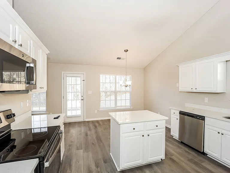 8835 Lake Rd — Photo 7