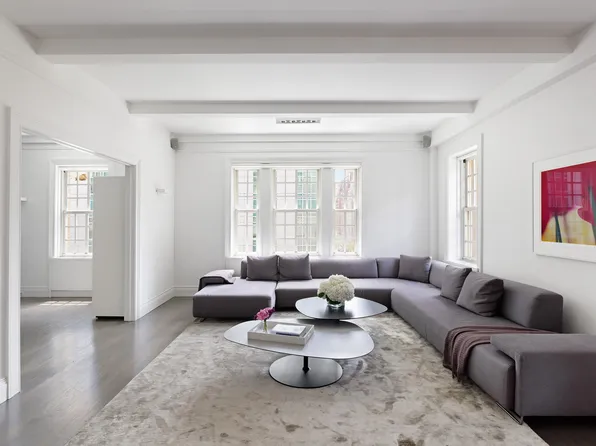 863 Park Avenue image 2 of 14