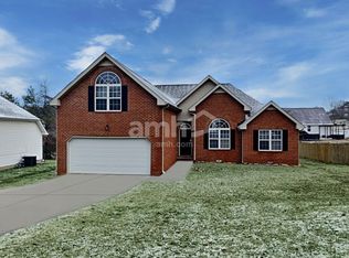 728 Woodland Hills Dr, La Vergne, TN 37086