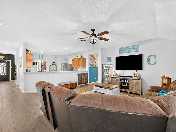 4th image of 2812 Spencer Cir