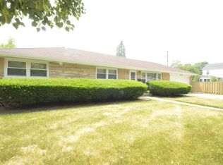 1915 E Grove St, Arlington Heights, IL 60004