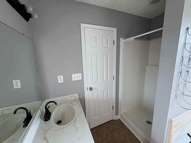 1213 Chinook Cir — Photo 41