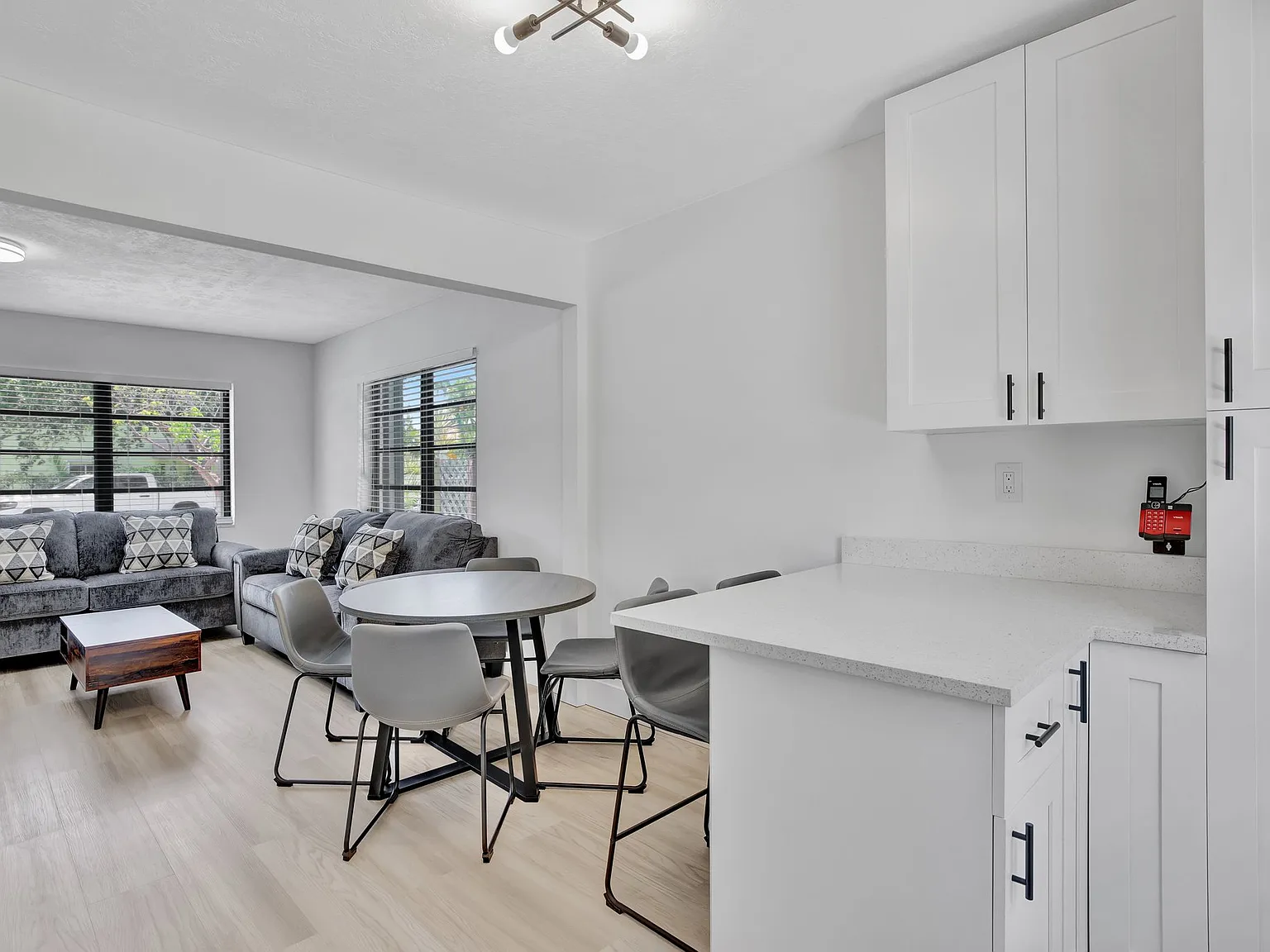 620 SW 7th Ave — Photo 4