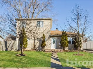 612 W James St, Villa Park, IL 60181
