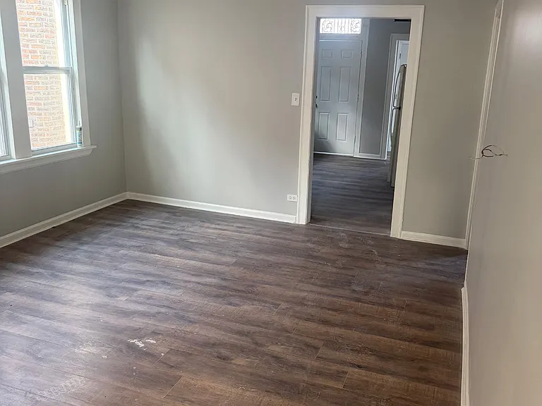 7353 S King Dr #2 — Photo 5