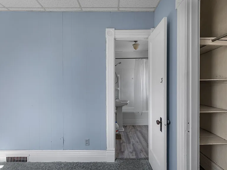 607 Budd St — Photo 12