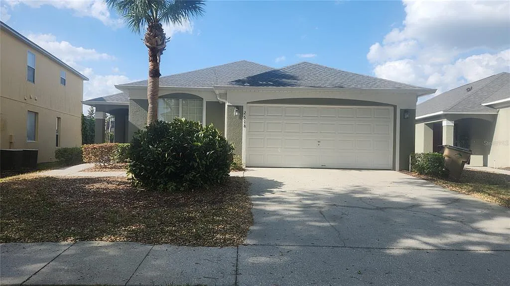 4 bed, 2.5 bath, 1596 sqft, $2,950 — Photo 2