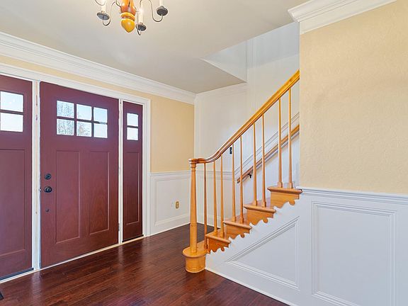 2nd image of 1881 Lakeland Dr