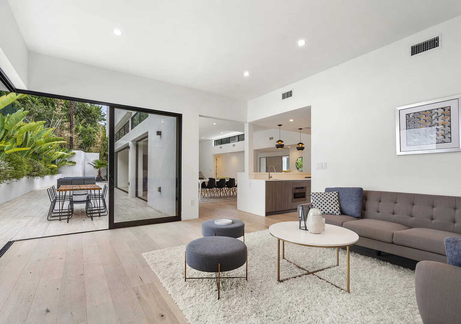 Beautiful new modern house in Beverly Hills — Photo 3