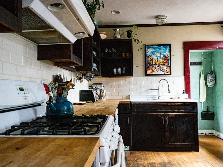 324 NE 84th Ave — Photo 9