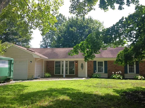82 Granada Cir, Mount Sinai, NY 11766