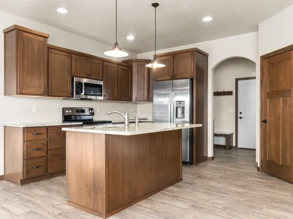 N1113 Craftsmen Ct, Greenville, WI 54942