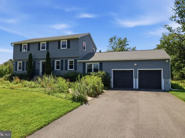 34 Woosamonsa Rd, Pennington, NJ 08534