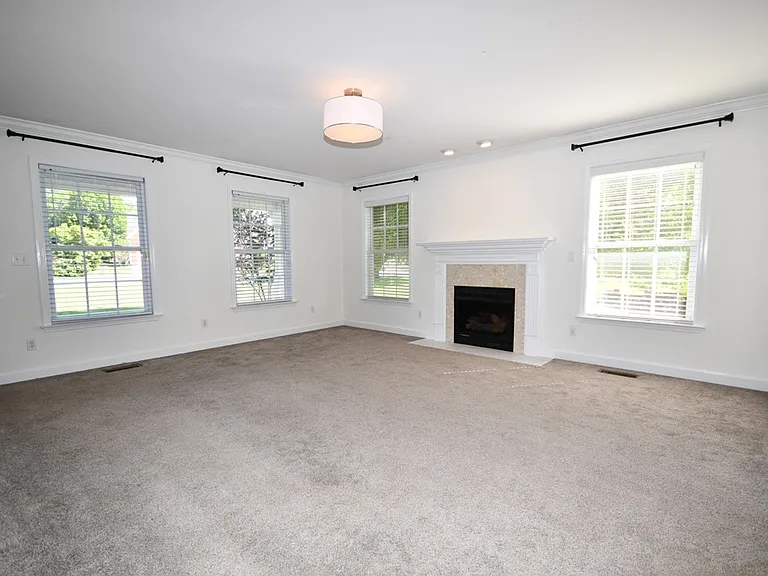 157 Blue Heron Dr — Photo 4